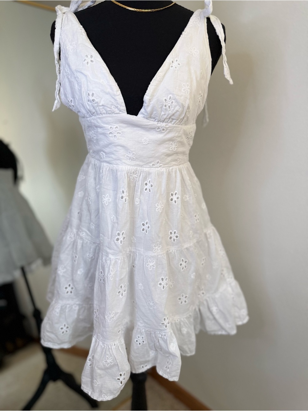 Princess Polly White Eyelet Mini Dress Tie Strap Open Back Tiered US 4 - Picture 2 of 8